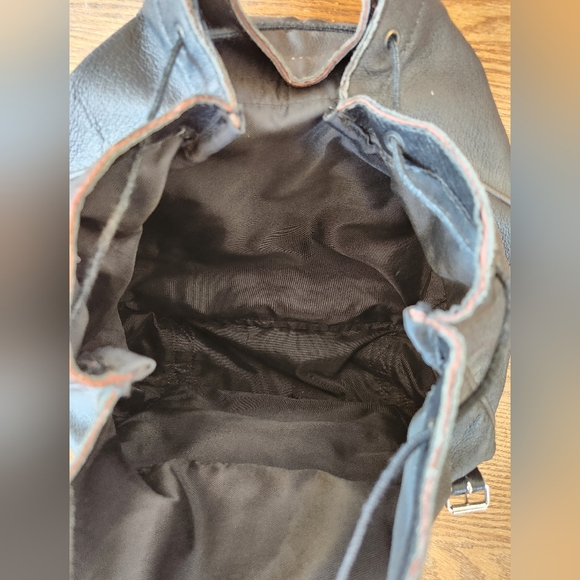 Vintage Leather Backpack - Picture 6 of 6